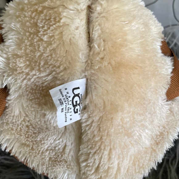 UGG BOOTS…Slightly Used- A classic staple to any fall wardrobe! - Picture 4 of 5